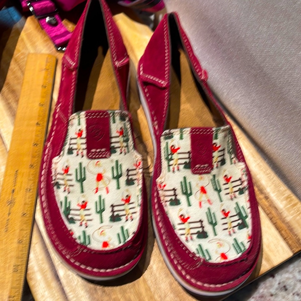 Ariat Cruiser Cranberry Cowgirl & Cactus Slip On Suede Leather Comfort Shoe 10 B